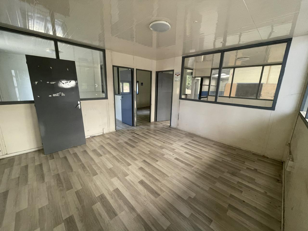 Local d'activité Noyal-sur-Vilaine 885m² Location local d'activité Noyal-sur-Vilaine Ille-et-Vilaine OLACT2204250 4